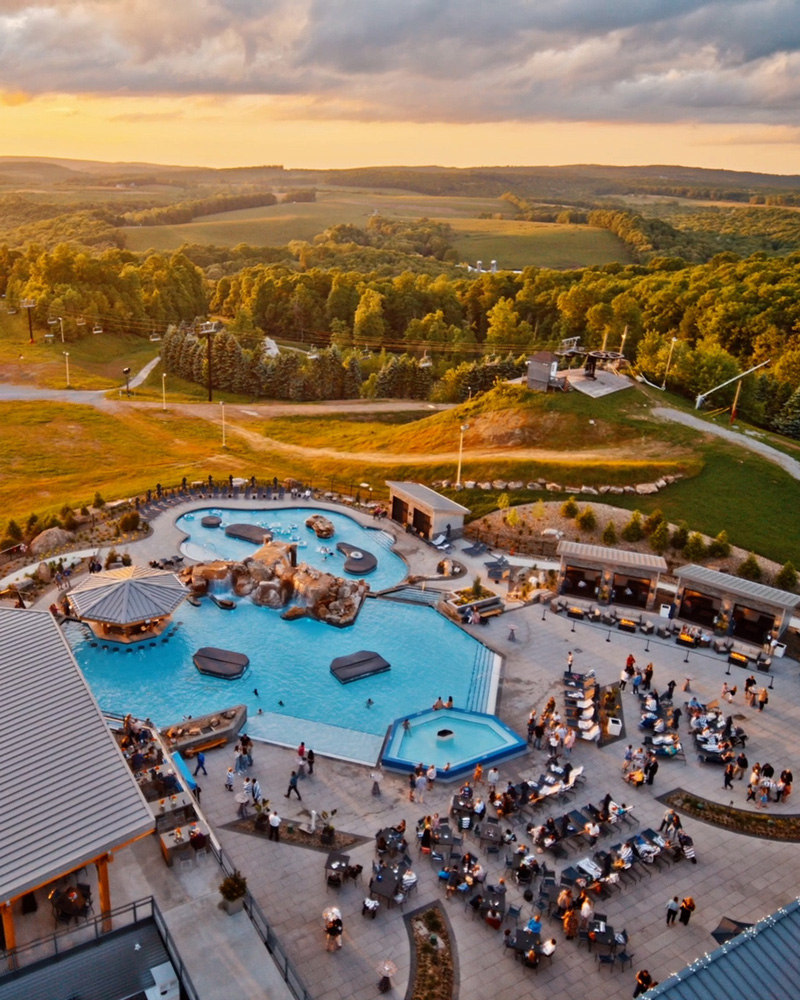 Pool with amazing mountain views