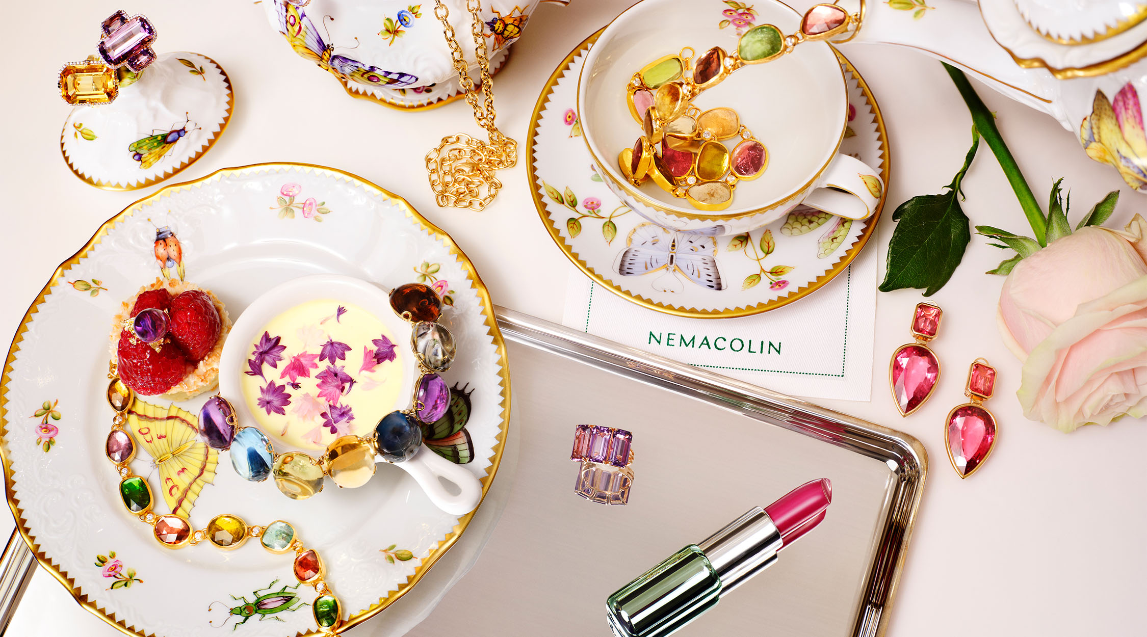 Jewelry with tea set